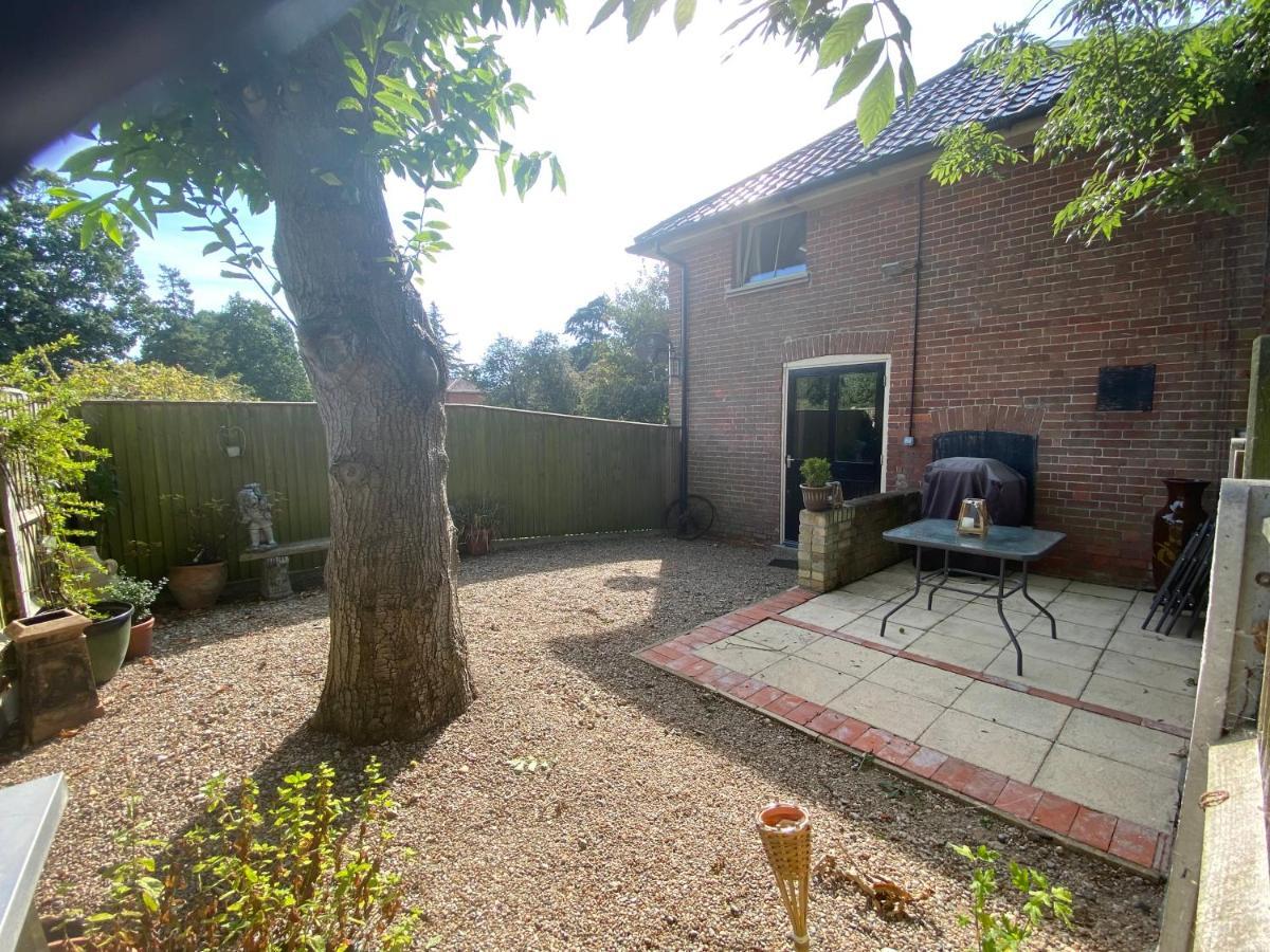 Betsey Trotwood. Historic Stylish 2-Bed Cottage. Blundeston Exterior foto